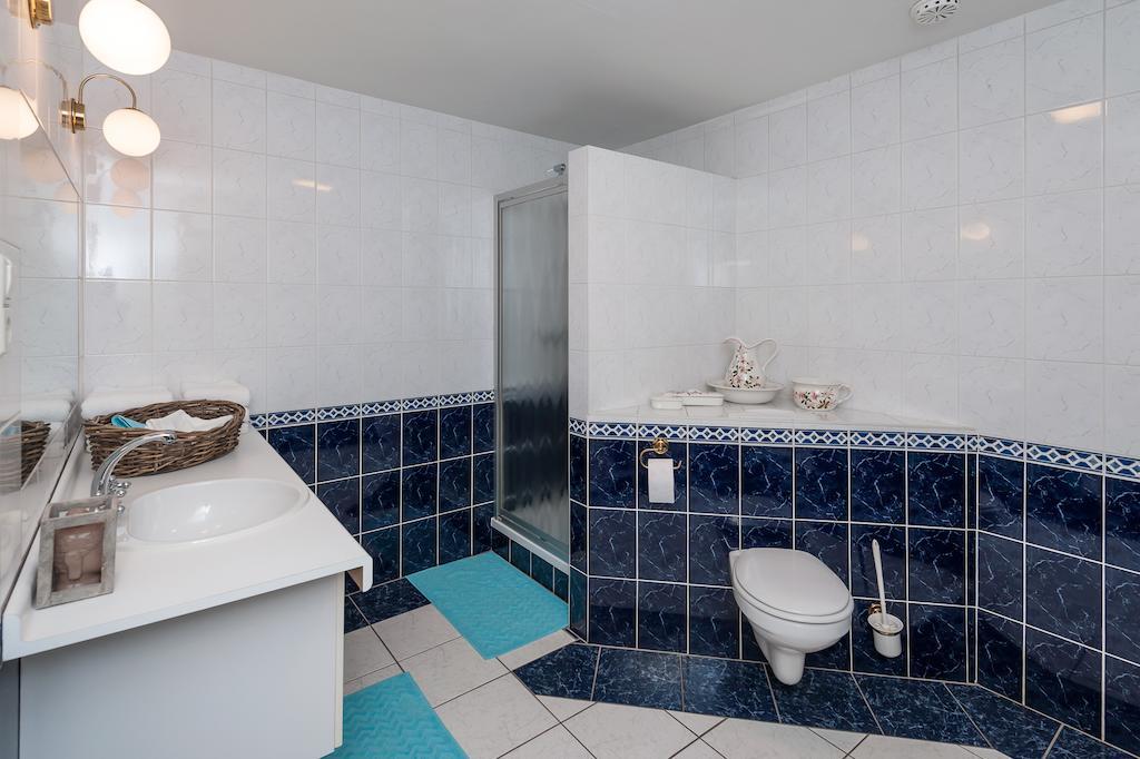 Bij Marie Apartment Хуизен Екстериор снимка